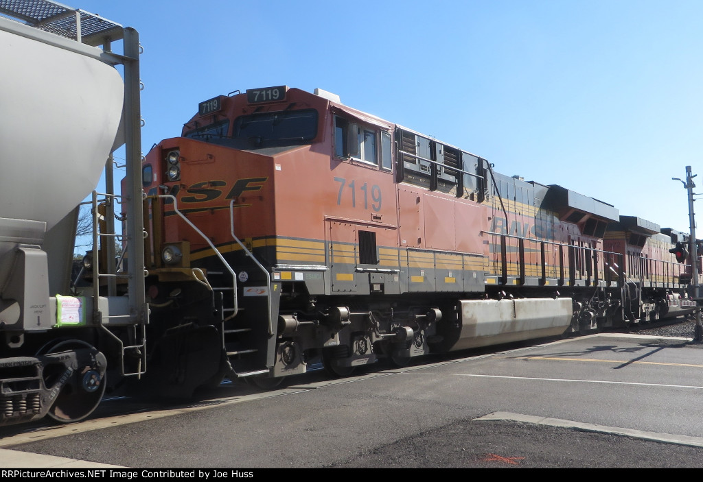 BNSF 7119